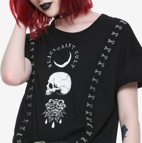BlackCraft Hook & Eye Closure Girls Crop Top (Hot Topic Exclusive) - Picture 2 of 4
